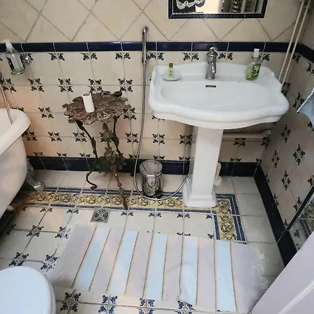 Spacious House Just Steps From The Сasa de vacaciones *